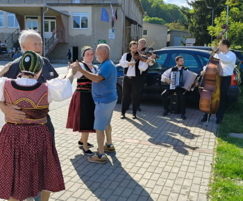 Kultúra / Stavanie mája na 1. mája