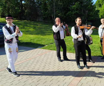 Kultúra / Stavanie mája na 1. mája