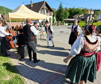 Kultúra / Stavanie mája na 1. mája